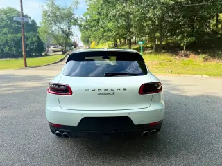 2017 PORSCHE MACAN