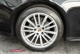2017 PORSCHE PANAMERA