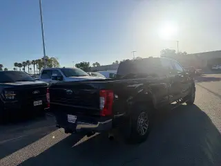 Ford F-250 Super Duty 2022 4x2 Lariat 4dr Crew Cab 6.8 ft. SB Pickup