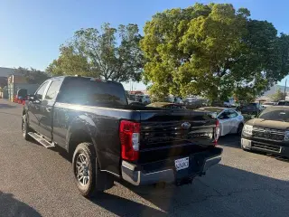 Ford F-250 Super Duty 2022 4x2 Lariat 4dr Crew Cab 6.8 ft. SB Pickup
