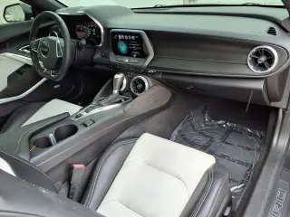 Chevrolet Camaro 2017 SS 2dr Coupe w/2SS