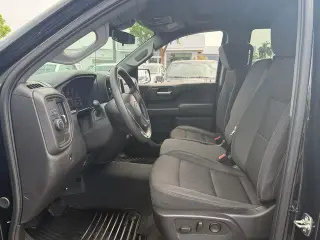 Chevrolet Silverado 1500 2025 4x2 Custom 4dr Crew Cab 5.8 ft. SB