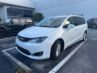 Chrysler Pacifica 2018 Touring L Plus 4dr Mini-Van