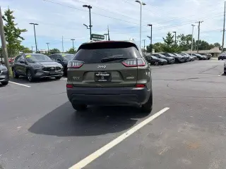 Jeep Cherokee 2019 4x4 Latitude Plus 4dr SUV