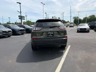 Jeep Cherokee 2019 4x4 Latitude Plus 4dr SUV