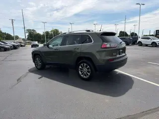 Jeep Cherokee 2019 4x4 Latitude Plus 4dr SUV