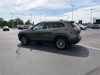 Jeep Cherokee 2019 4x4 Latitude Plus 4dr SUV