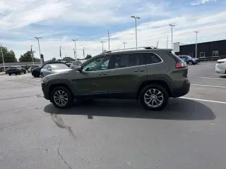 Jeep Cherokee 2019 4x4 Latitude Plus 4dr SUV