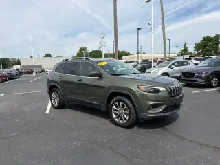 Jeep Cherokee 2019 4x4 Latitude Plus 4dr SUV