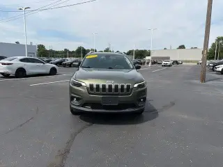 Jeep Cherokee 2019 4x4 Latitude Plus 4dr SUV