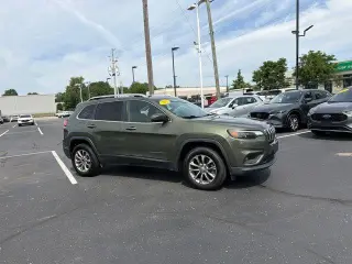 Jeep Cherokee 2019 4x4 Latitude Plus 4dr SUV