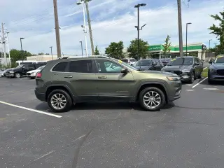 Jeep Cherokee 2019 4x4 Latitude Plus 4dr SUV