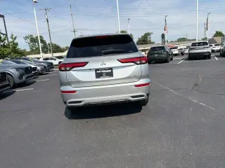 Mitsubishi Outlander 2024 AWD SE 4dr SUV