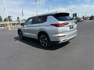 Mitsubishi Outlander 2024 AWD SE 4dr SUV