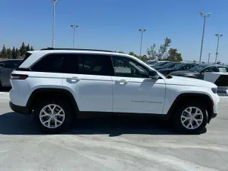 Jeep Grand Cherokee 2022 4x2 Limited 4dr SUV (midyear release)