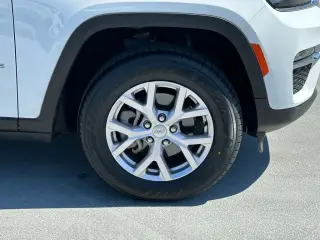 Jeep Grand Cherokee 2022 4x2 Limited 4dr SUV (midyear release)