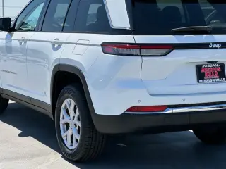 Jeep Grand Cherokee 2022 4x2 Limited 4dr SUV (midyear release)