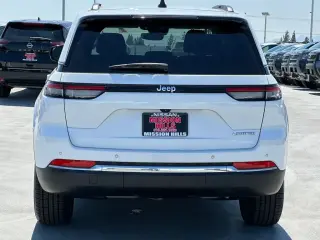Jeep Grand Cherokee 2022 4x2 Limited 4dr SUV (midyear release)