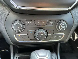 Jeep Cherokee 2021 Latitude Plus 4dr SUV