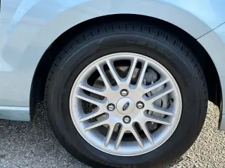 Ford Focus 2009 SE 4dr Sedan