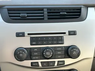 Ford Focus 2009 SE 4dr Sedan