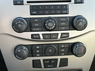 Ford Focus 2009 SE 4dr Sedan