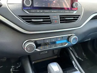 Nissan Altima 2021 2.5 SV 4dr Sedan