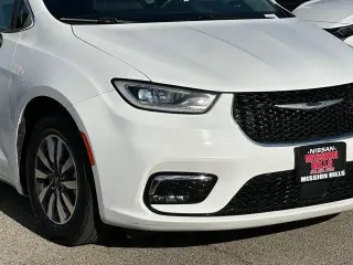 Chrysler Pacifica Plug-In Hybrid 2023 Touring L 4dr Mini-Van