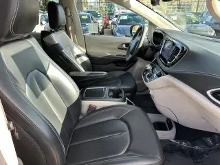 Chrysler Pacifica Plug-In Hybrid 2023 Touring L 4dr Mini-Van