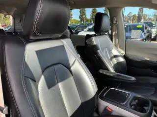 Chrysler Pacifica Plug-In Hybrid 2023 Touring L 4dr Mini-Van