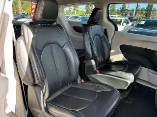 Chrysler Pacifica Plug-In Hybrid 2023 Touring L 4dr Mini-Van