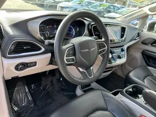 Chrysler Pacifica Plug-In Hybrid 2023 Touring L 4dr Mini-Van