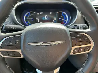 Chrysler Pacifica Plug-In Hybrid 2023 Touring L 4dr Mini-Van