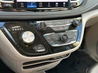 Chrysler Pacifica Plug-In Hybrid 2023 Touring L 4dr Mini-Van