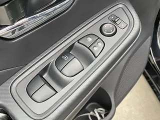 Nissan Versa 2025 SV 4dr Sedan