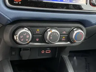 Nissan Versa 2025 SV 4dr Sedan