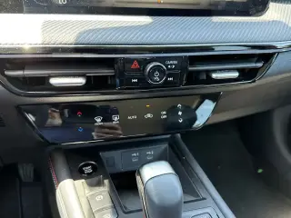 Nissan Kicks 2025 SR 4dr Crossover