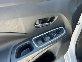 Nissan Versa 2025 SR 4dr Sedan