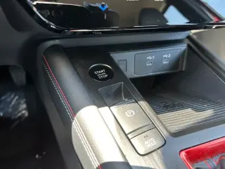 Nissan Kicks 2025 SR 4dr Crossover