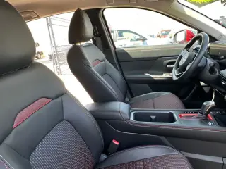 Nissan Kicks 2025 SR 4dr Crossover