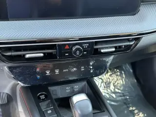 Nissan Kicks 2025 SR 4dr Crossover