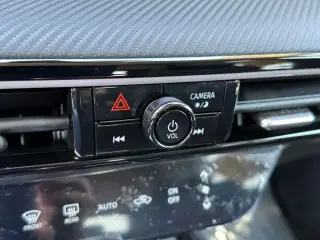 Nissan Kicks 2025 SR 4dr Crossover