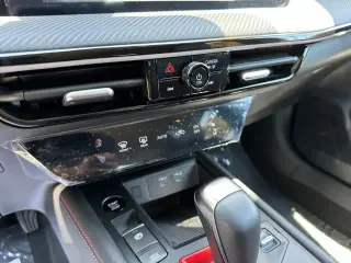 Nissan Kicks 2025 SR 4dr Crossover