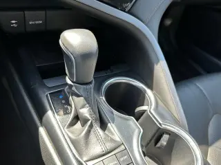 Toyota Camry 2019 XLE V6 4dr Sedan