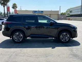 Nissan Rogue 2026 SV 4dr Crossover