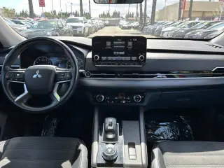 Mitsubishi Outlander 2024 SE 4dr SUV