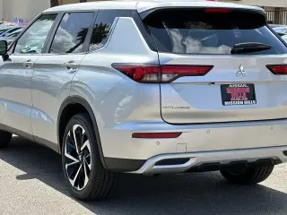 Mitsubishi Outlander 2024 SE 4dr SUV