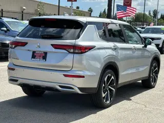 Mitsubishi Outlander 2024 SE 4dr SUV