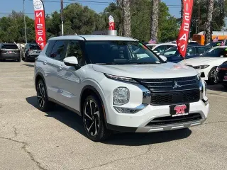Mitsubishi Outlander 2024 SE 4dr SUV