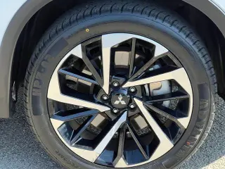 Mitsubishi Outlander 2024 SE 4dr SUV